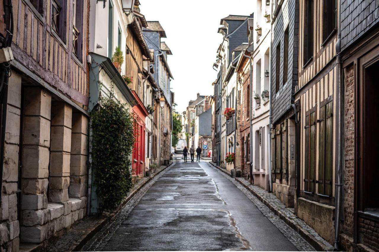 Au Coeur De La Ville Honfleur Buitenkant foto